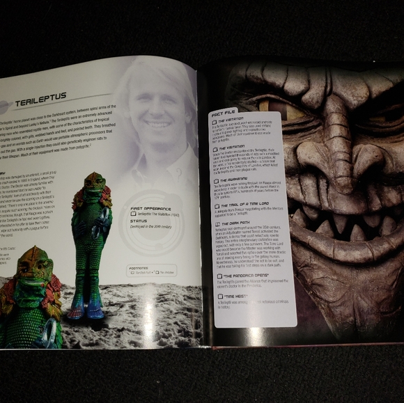 Whoniverse Unofficial Doctor Who guide book - Picture 15 of 16